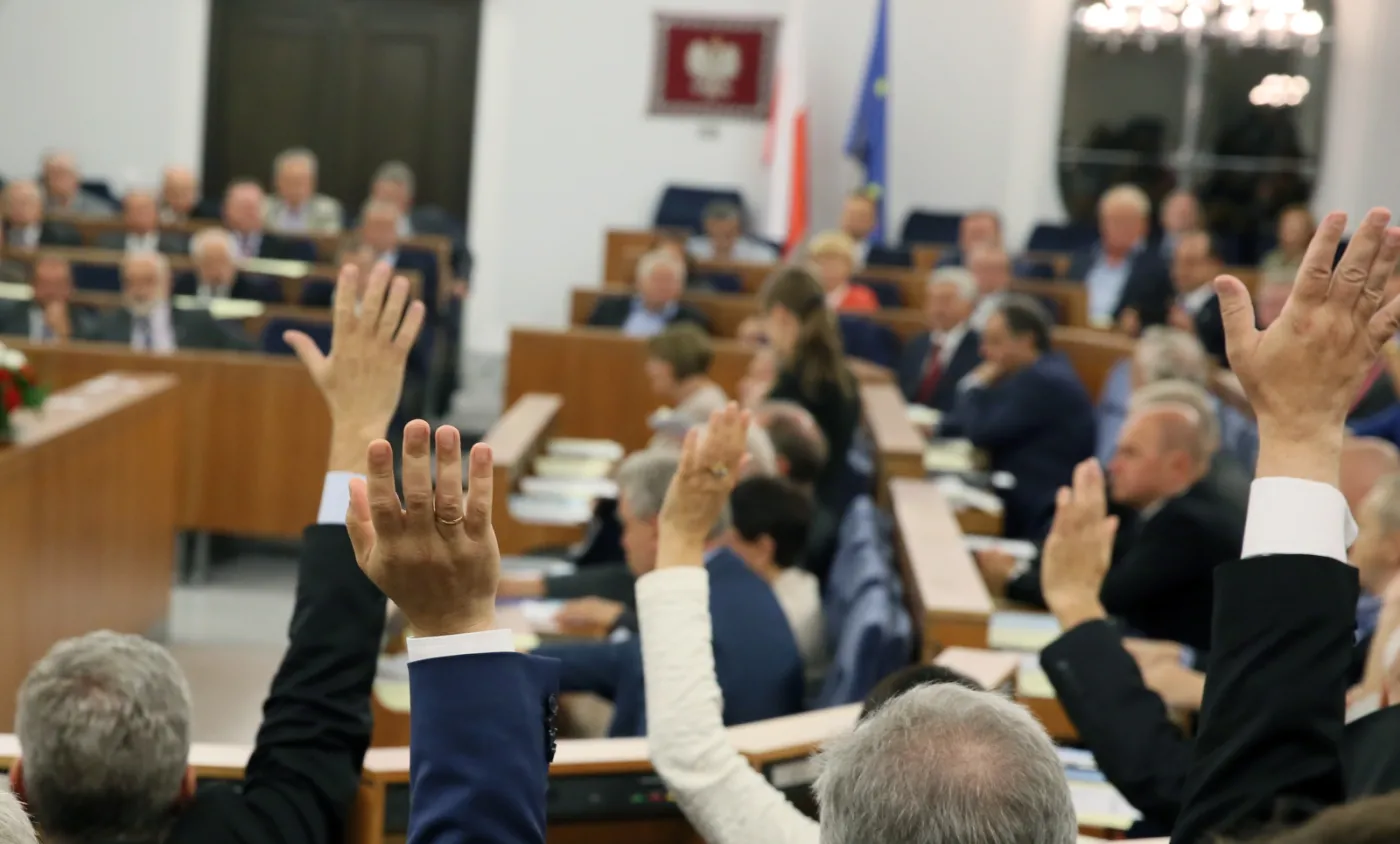 Senat łagodzi ustawę o frankowiczach. Podział kosztów jednak pół na pół