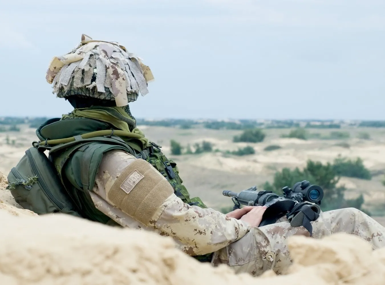 Co BOR robi na wojnie? Prowadzi bimbrownię i bierze sterydy