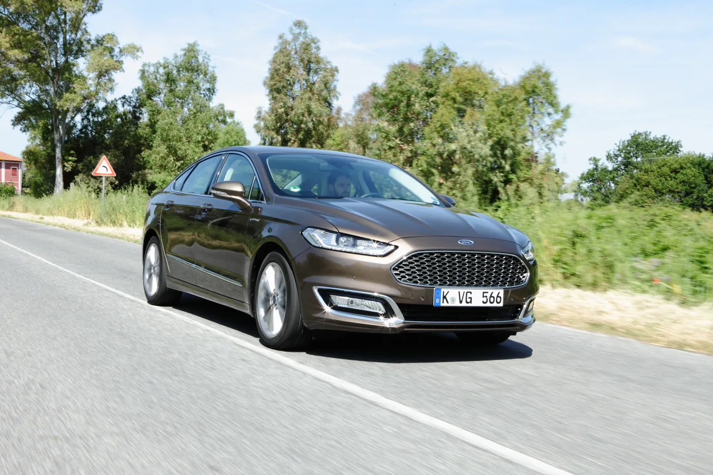 7778940-ford-mondeo-vignale.jpg