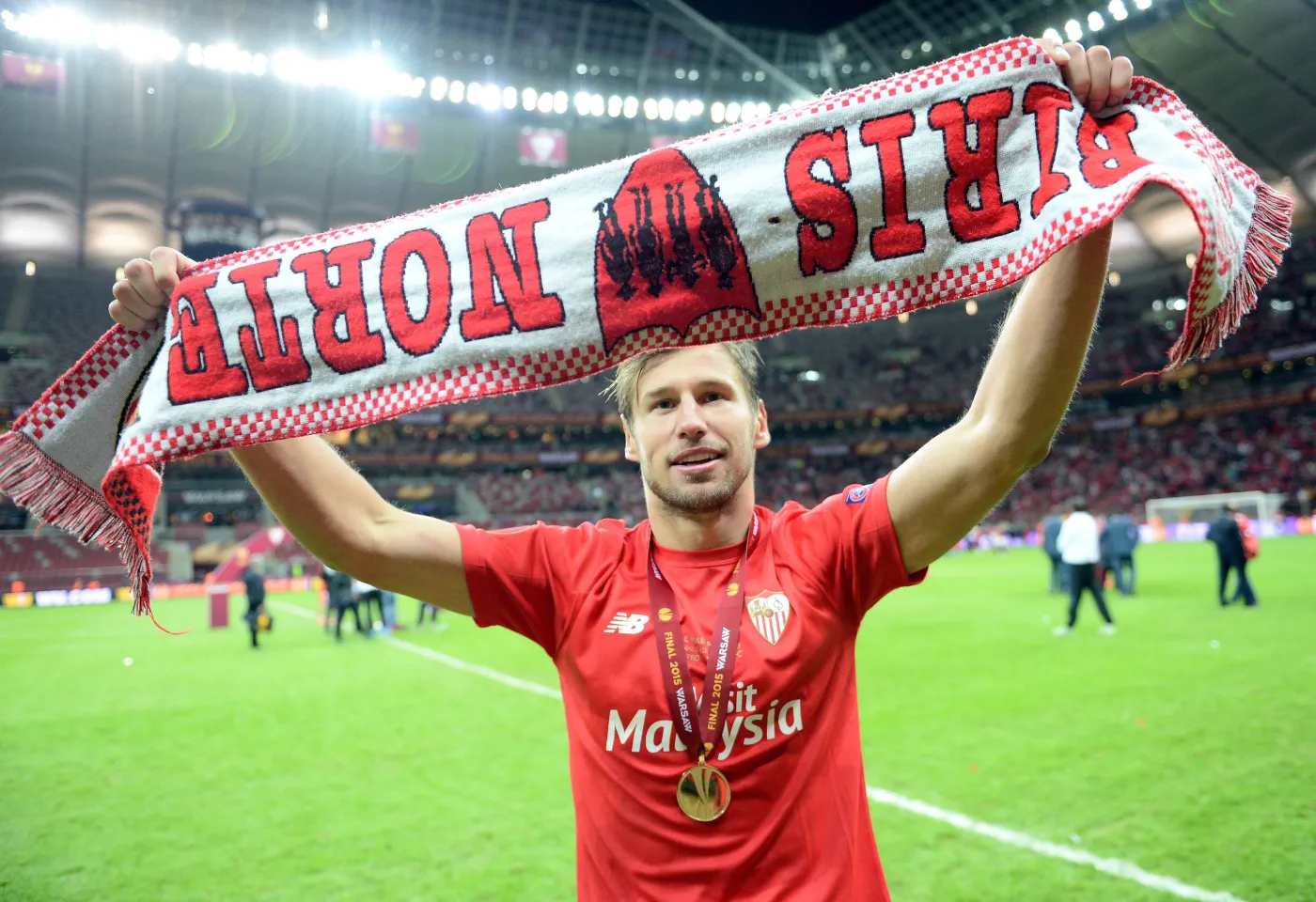 Krychowiak piłkarz z wyższym wykształceniem, którego kochają kibice Sevilli. ZDJĘCIA