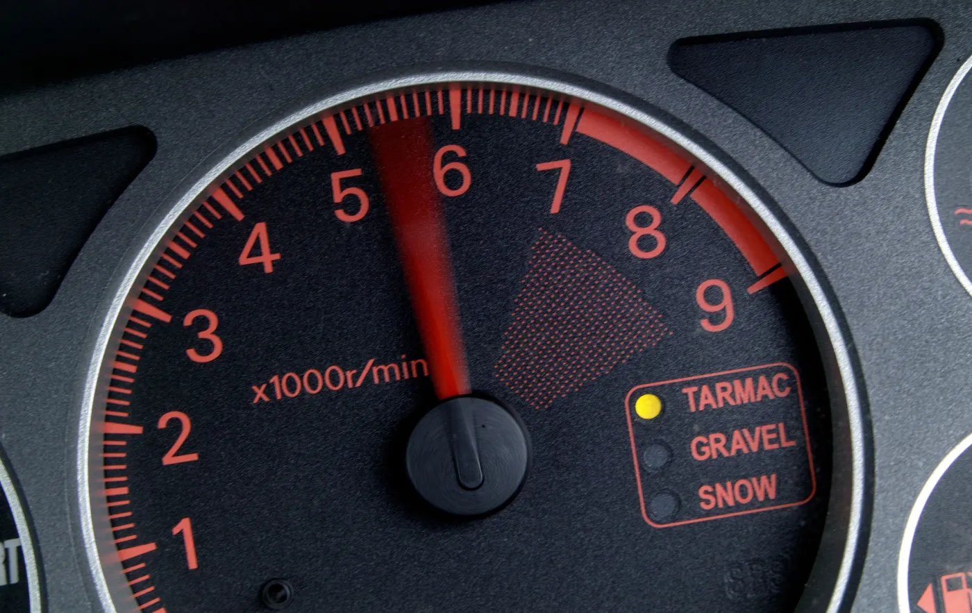 Auta z okresu Chrztu Polski? Absurdy w rządowym systemie za 600 mln zł