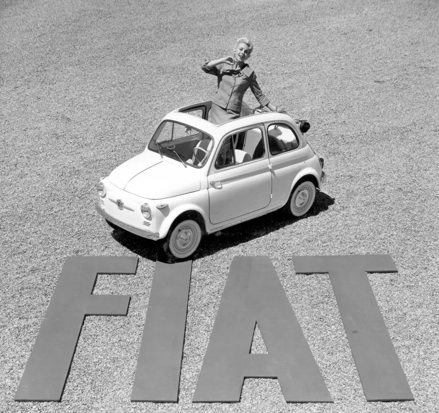 7862652-fiat-500-z-1957-roku.jpg