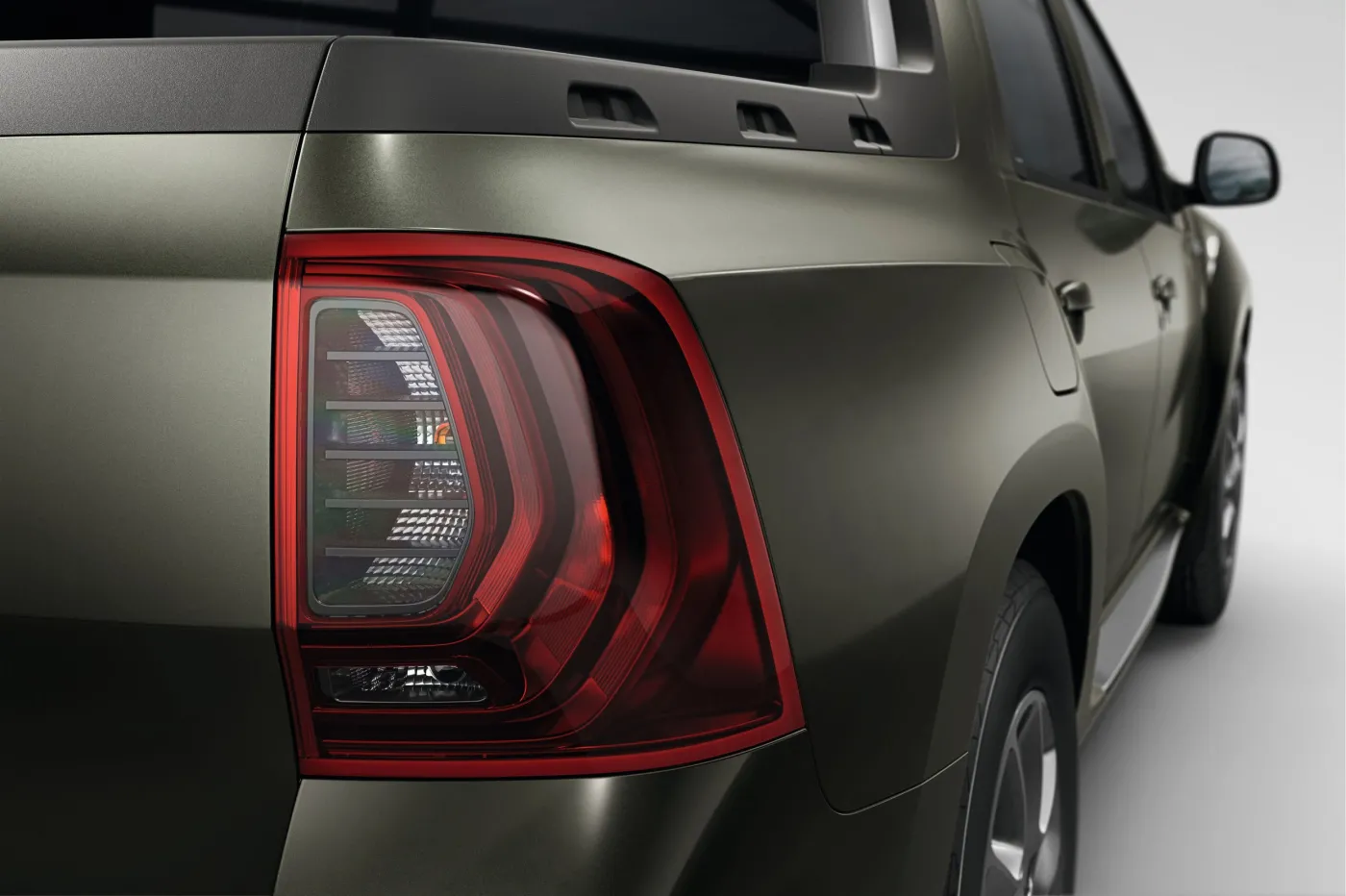 Dacia zbudowała taniego pikapa. Razem z Renault. Oto duster oroch