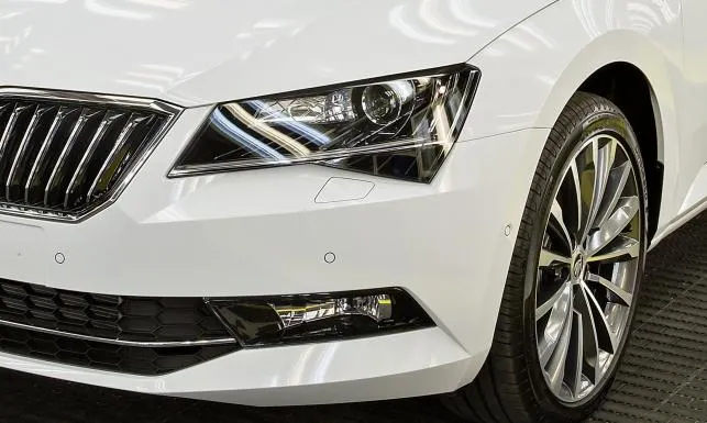 Niespełniony sen FSO już w produkcji! Prosto z fabryki pierwsze zdjęcia nowego auta