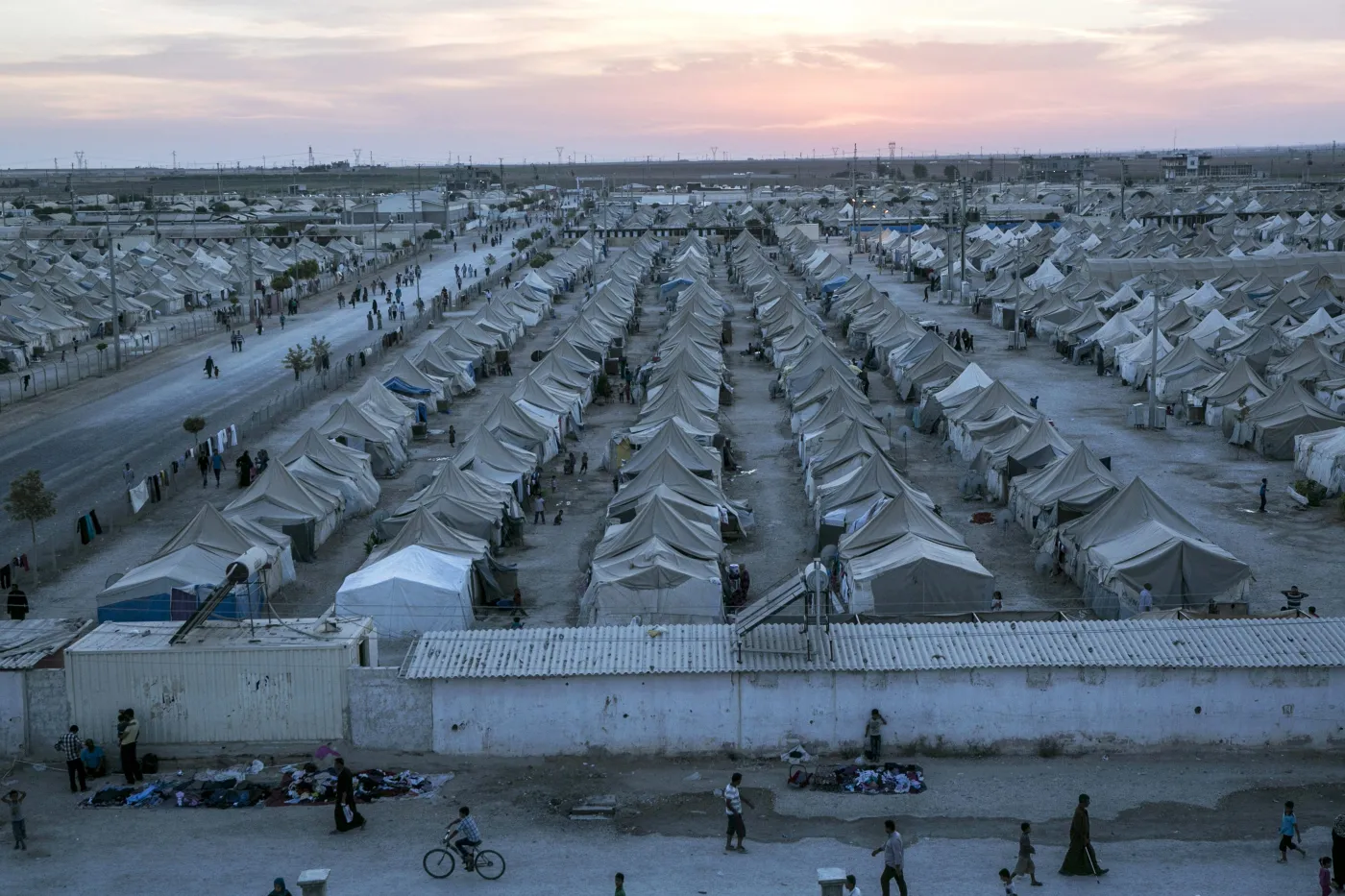 Tak mieszkają uchodźcy. Jak przetrwają zimę? ZOBACZ ZDJĘCIA