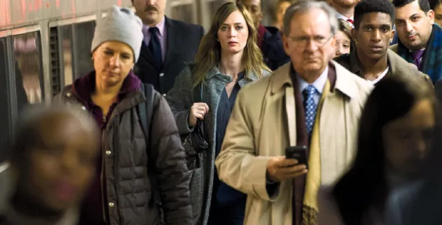 Emily Blunt to dziewczyna w pociągu i ekranizacji bestsellerowej powieści