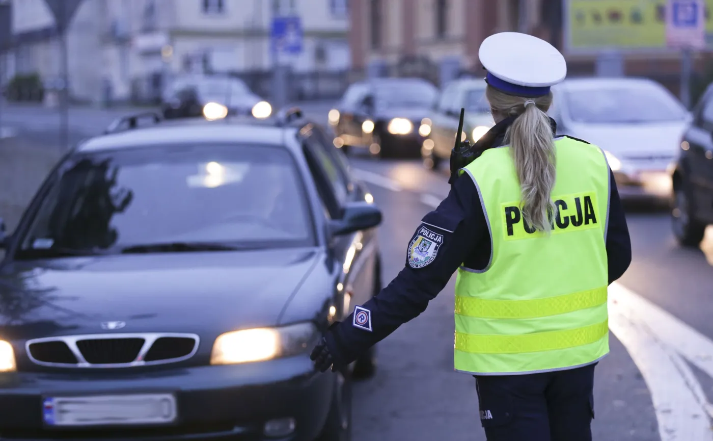 8603186-kontrola-policyjna.jpg