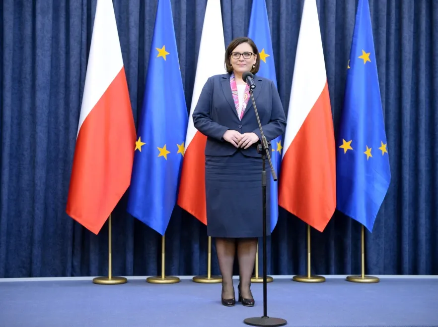 Biust utonął... Fatalna stylizacja szefowej Kancelarii Prezydenta