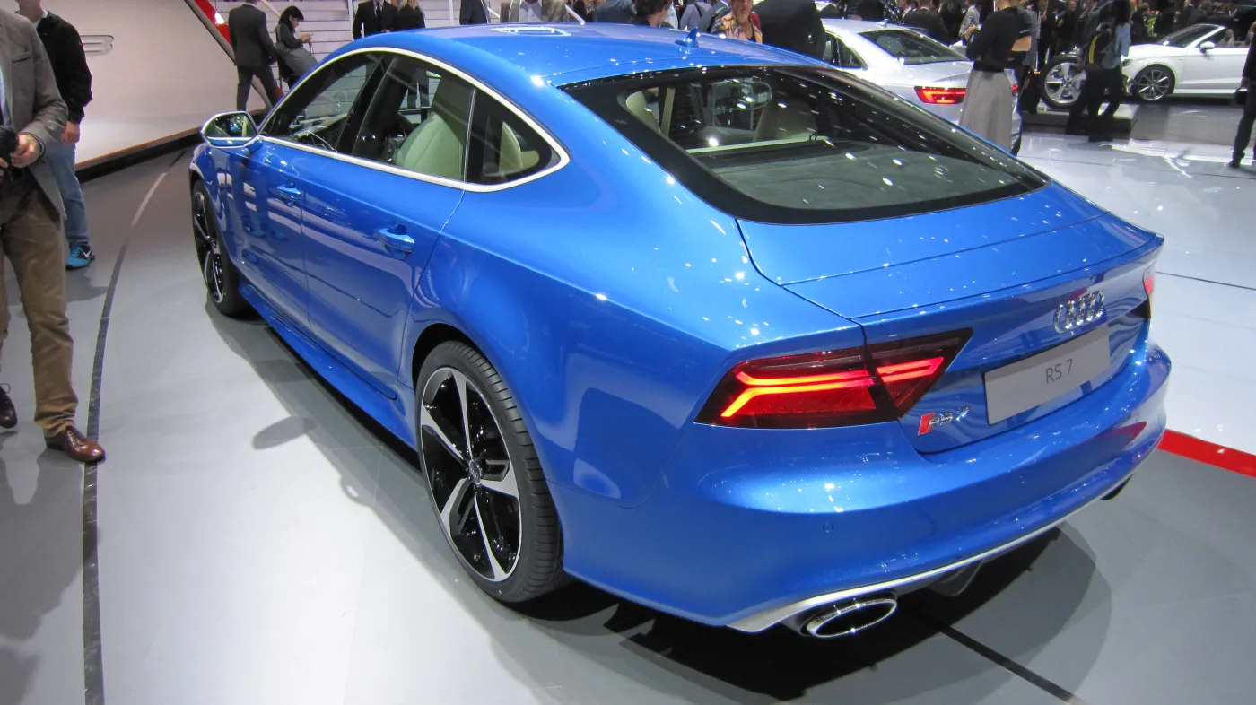 8251012-audi-rs-7-sportback.jpg