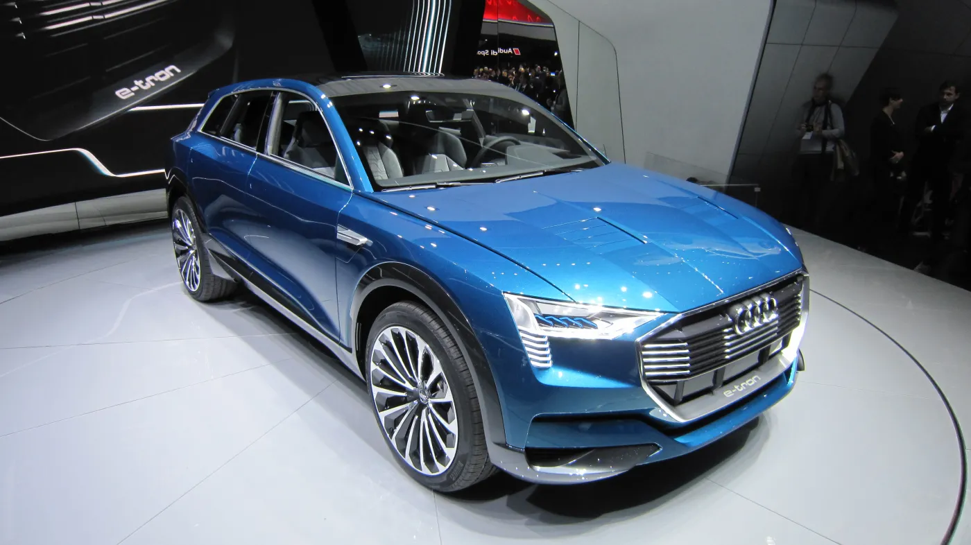 8284927-audi-e-tron-quattro.jpg
