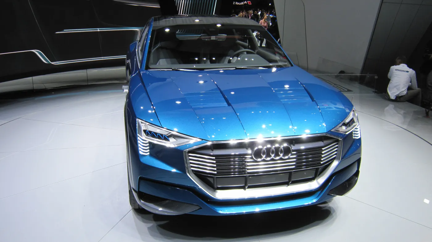 8282456-audi-e-tron-quattro.jpg