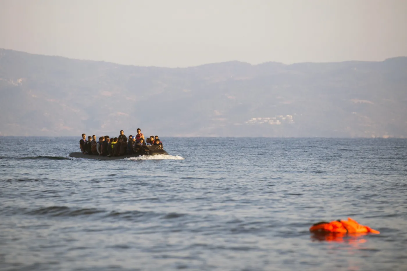 8283661-uchodzcy-na-lesbos.jpg