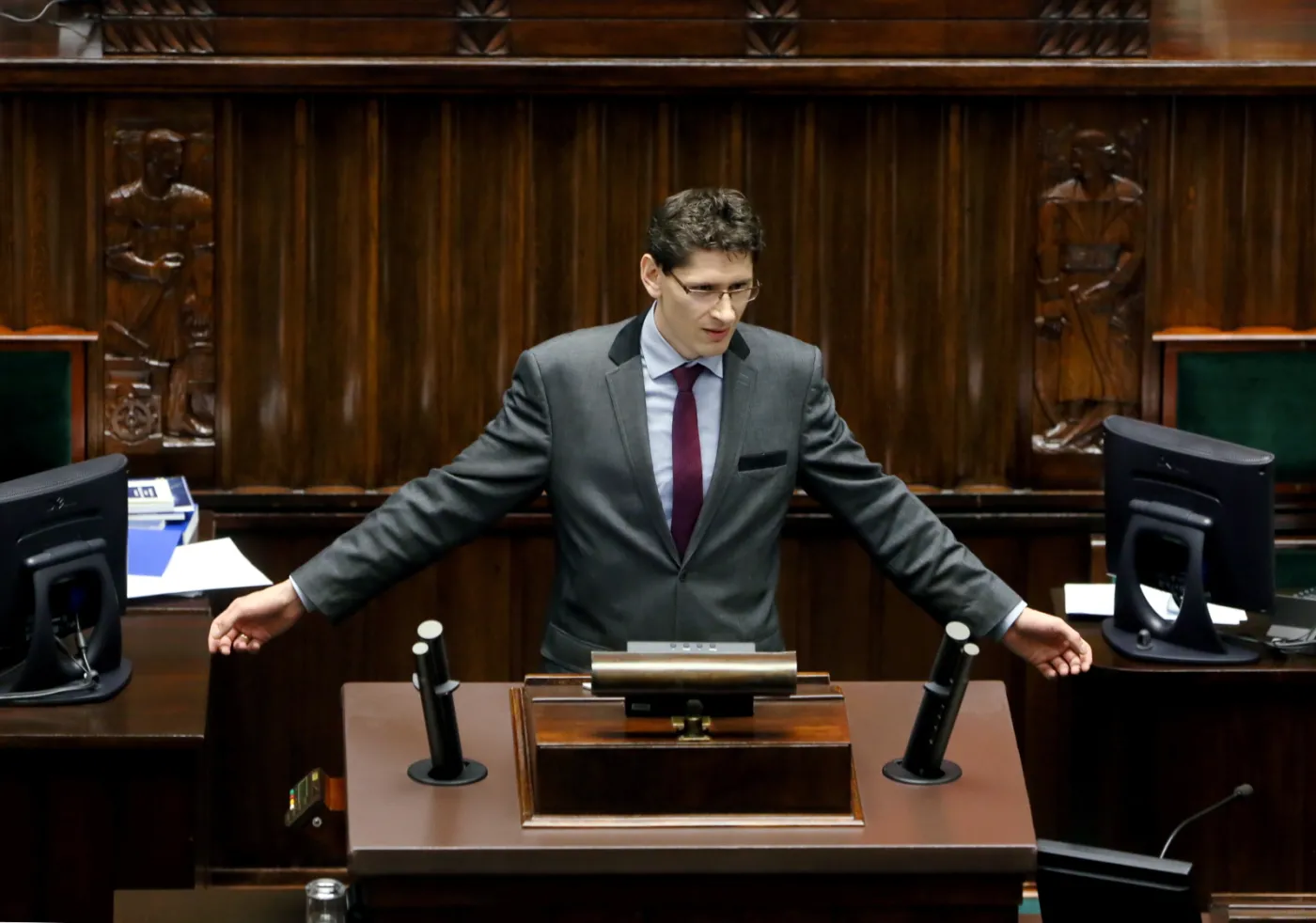 Awantura w Sejmie. Poseł blokował mównicę w imieniu Stonogi