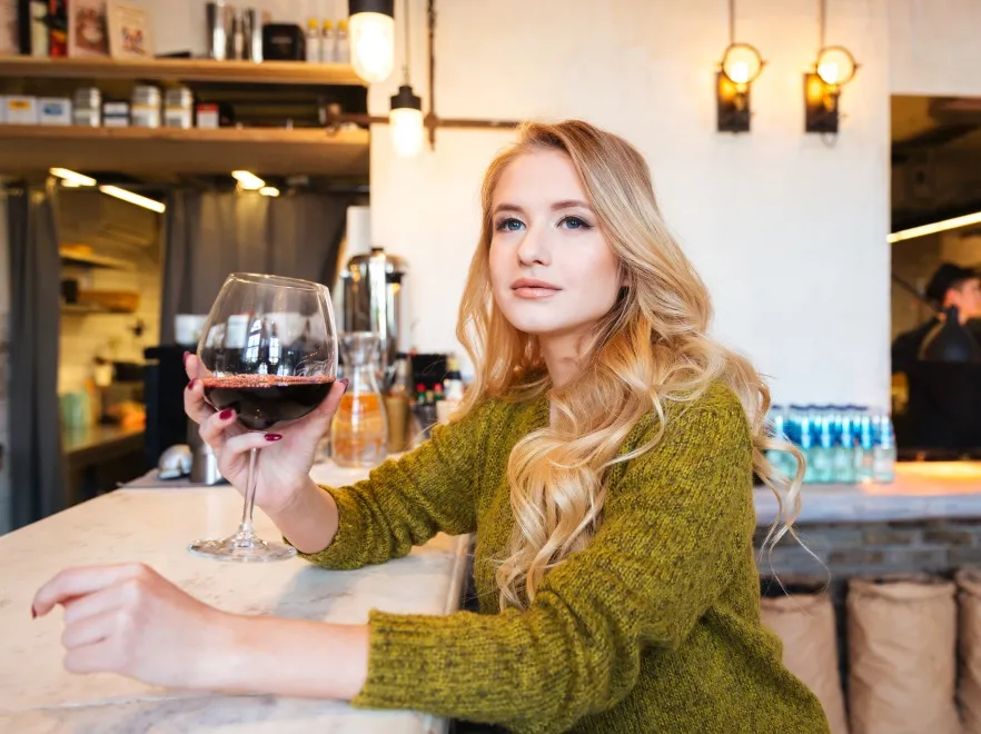 Wino może być sprzymierzeńcem diety! Wystarczy tylko odpowiednio je pić...