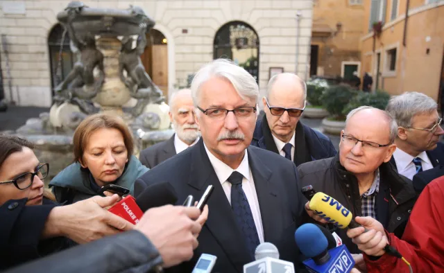 Nadgorliwość problemem Waszczykowskiego. Szef MSZ może zapłacić stanowiskiem za Komisję Wenecką