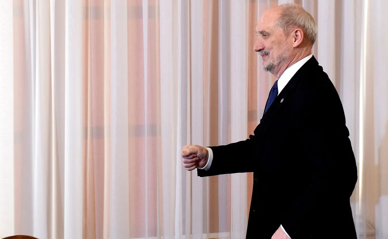 8884447-antoni-macierewicz.jpg