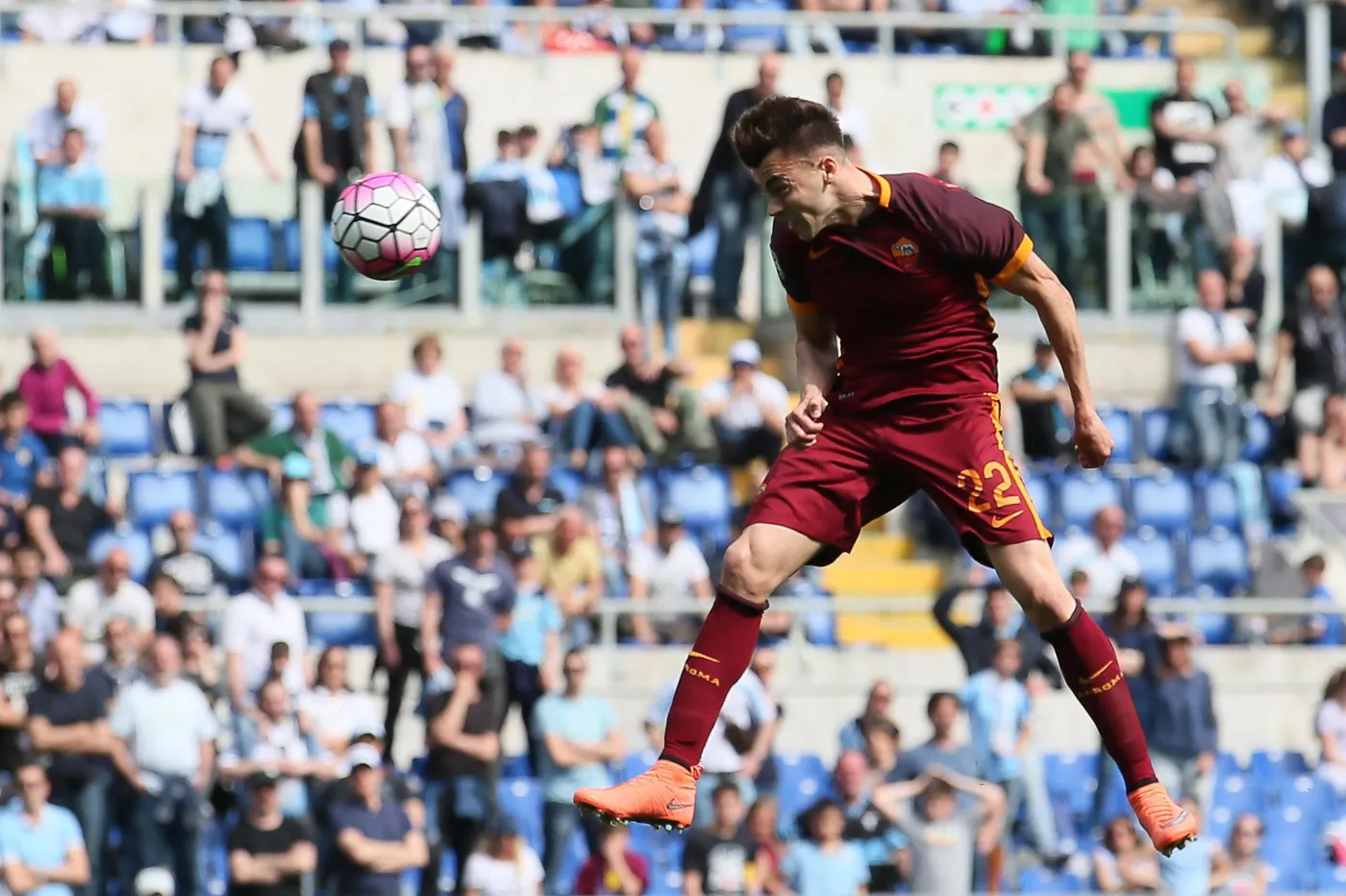 Liga włoska: Wysokie zwycięstwo Romy w derbach z Lazio. Fatalny błąd Szczęsnego. WIDEO