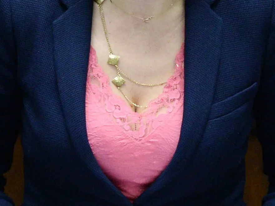 Z lekką nutką wulgarności... Wyjątkowo niestosowny strój posłanki PiS