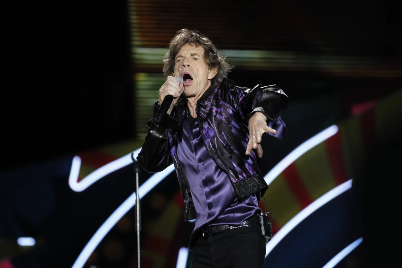 8745482-the-rolling-stones.jpg