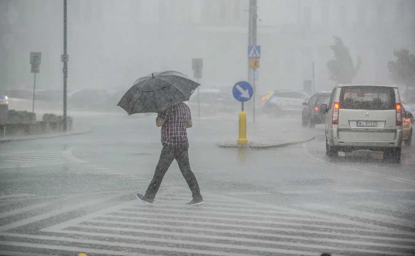 Bilans nawałnic nad Polską. Zginęły 4 osoby, tysiące powalonych drzew, uszkodzone dachy...
