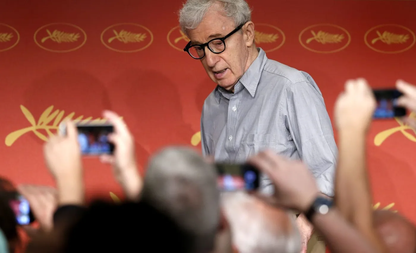 9027694-woody-allen-w-cannes.jpg