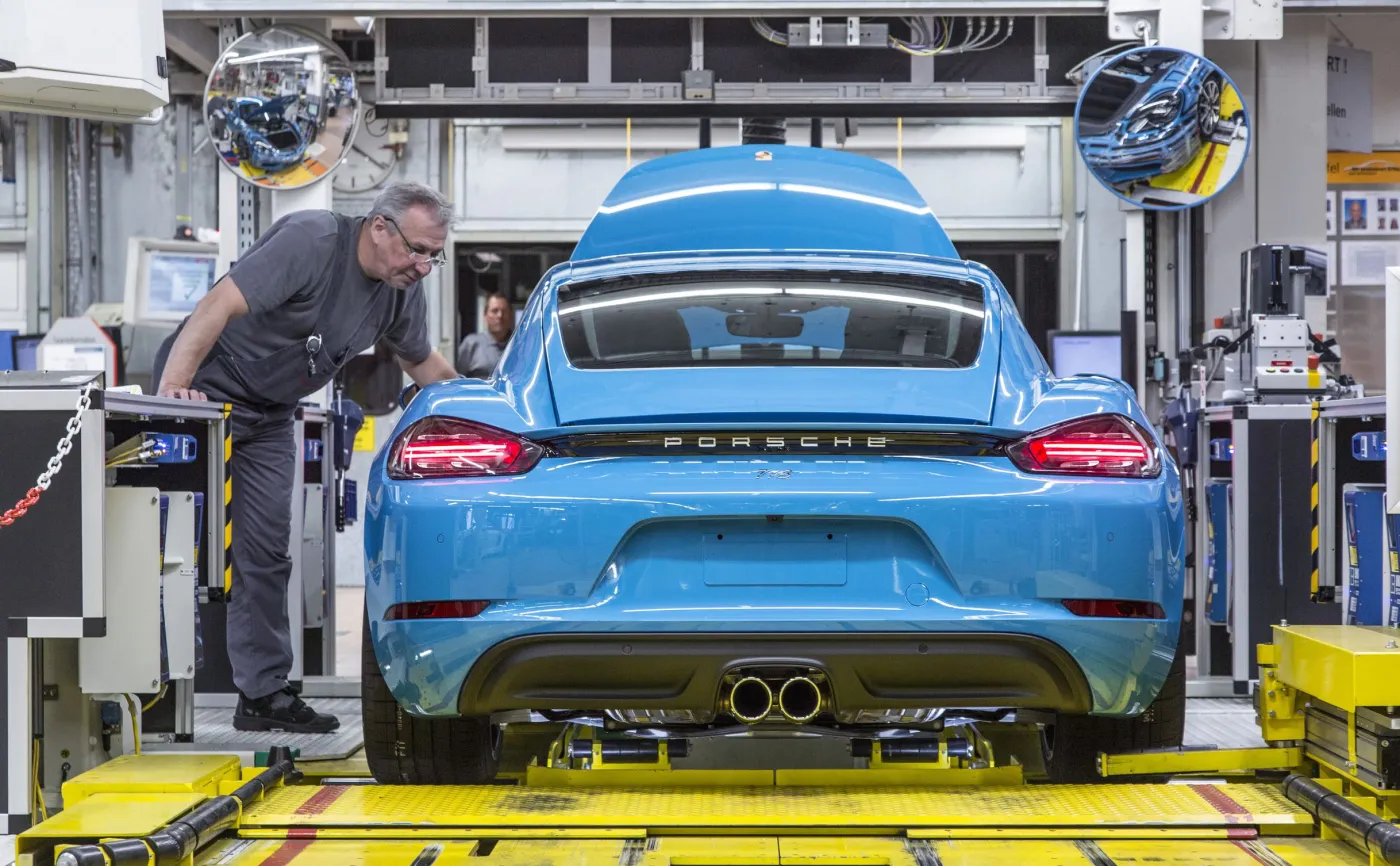 9140863-porsche-718-cayman.jpg
