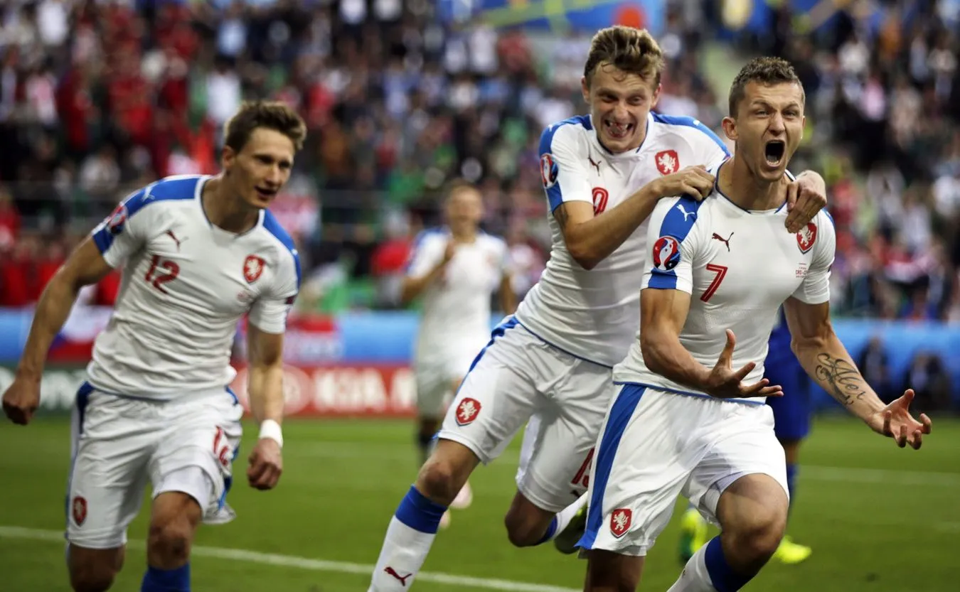 Euro 2016: Czechy - Chorwacja 2:2. Gol z karnego w doliczonym czasie gry