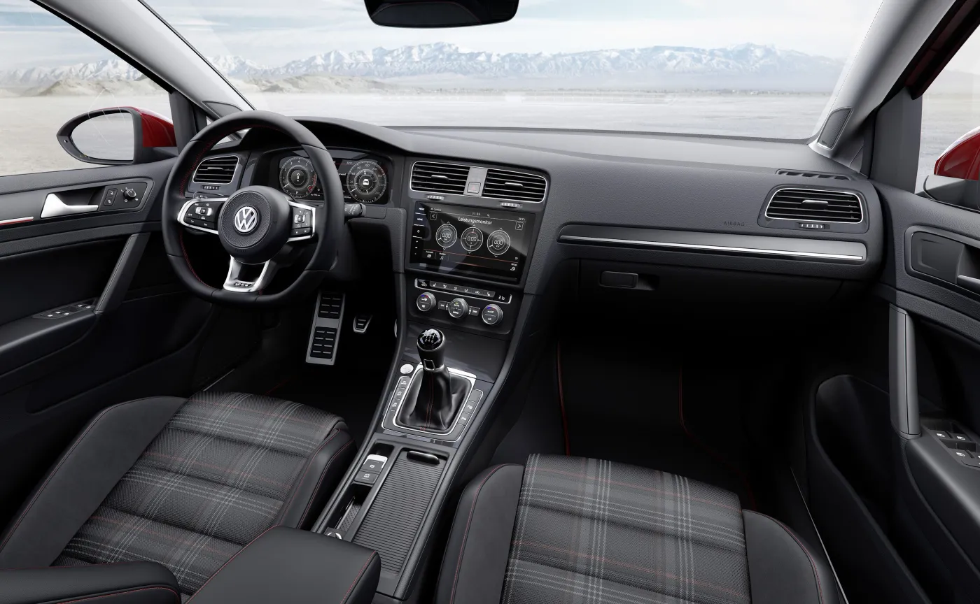 9601241-volkswagen-golf-gti.jpg