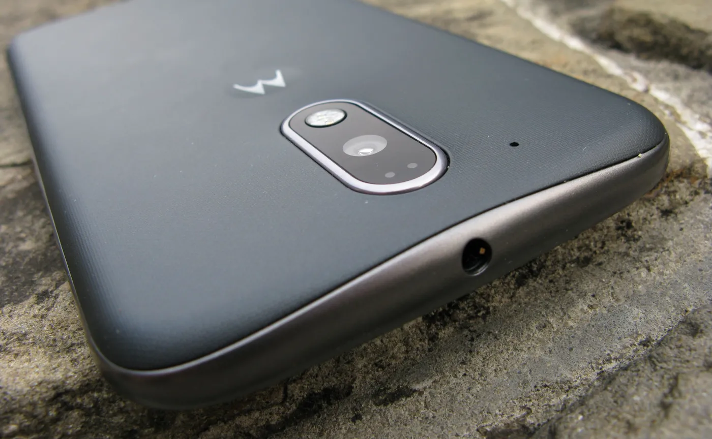 9623662-lenovo-moto-g4-plus.jpg