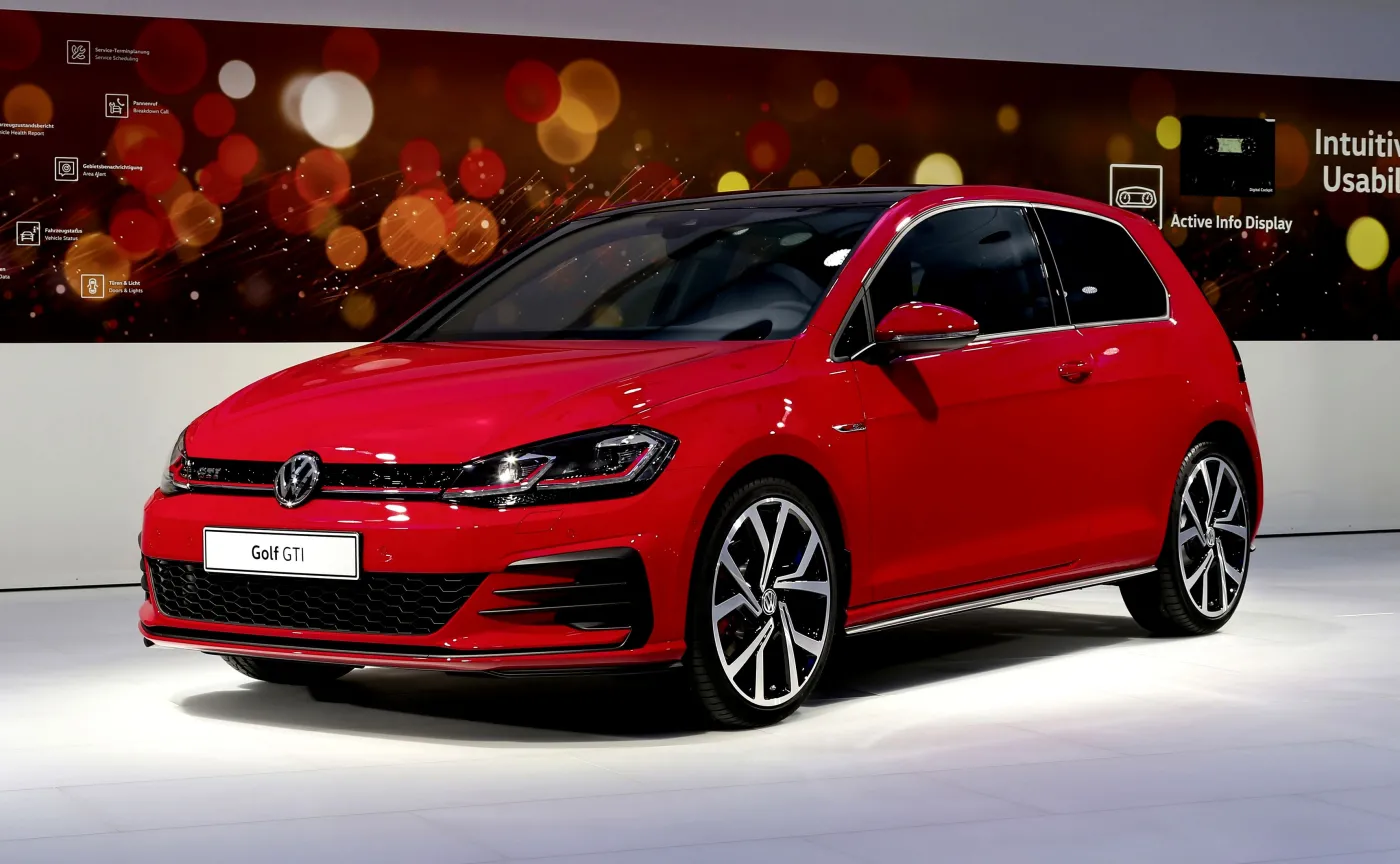 9601773-volkswagen-golf-gti.jpg