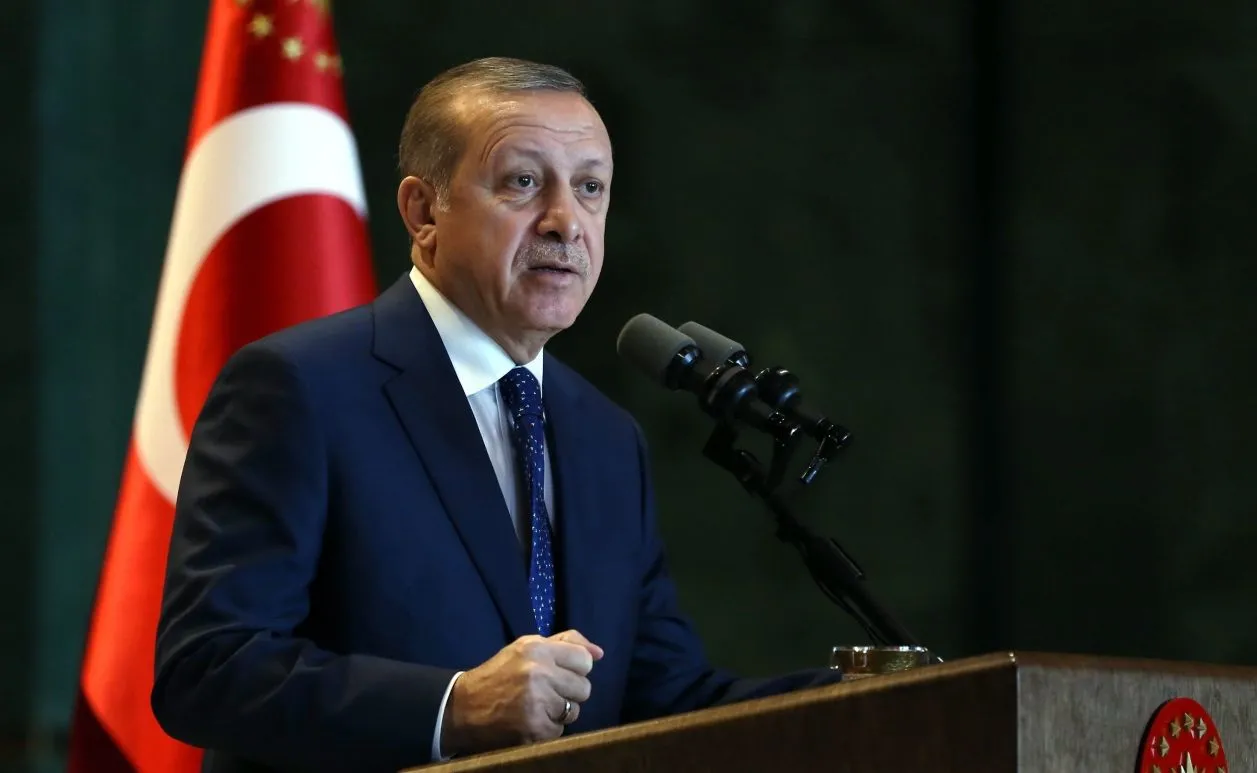 Jeśli Erdoganowi uda się zmienić konstytucję, stanie się najpotężniejszym od Ataturka władcą nad Bosforem