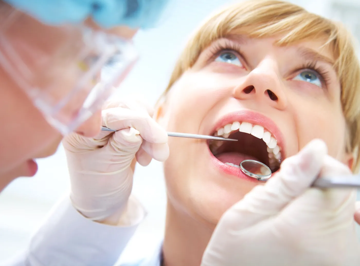 Kobieta u dentysty