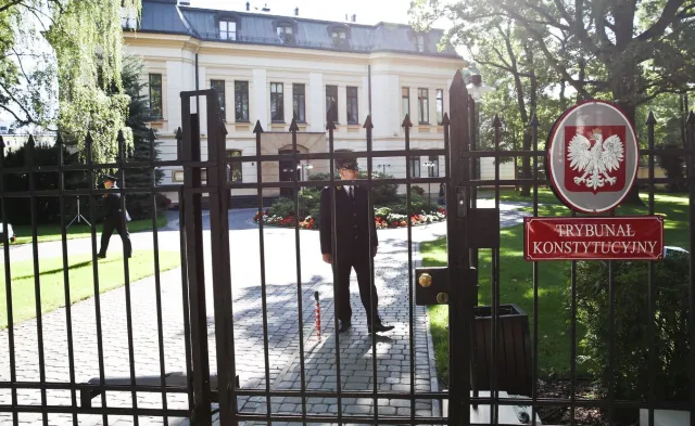 TK wydał komunikat ws. wycieku e-maili. "TVP Info pominęła listę adresatów, był też na niej Zaradkiewicz"