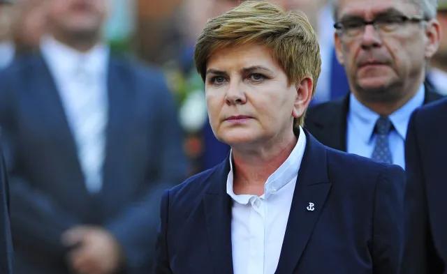 Szydło z takim samym zaufaniem jak Kukiz. A kto liderem sondażu CBOS?