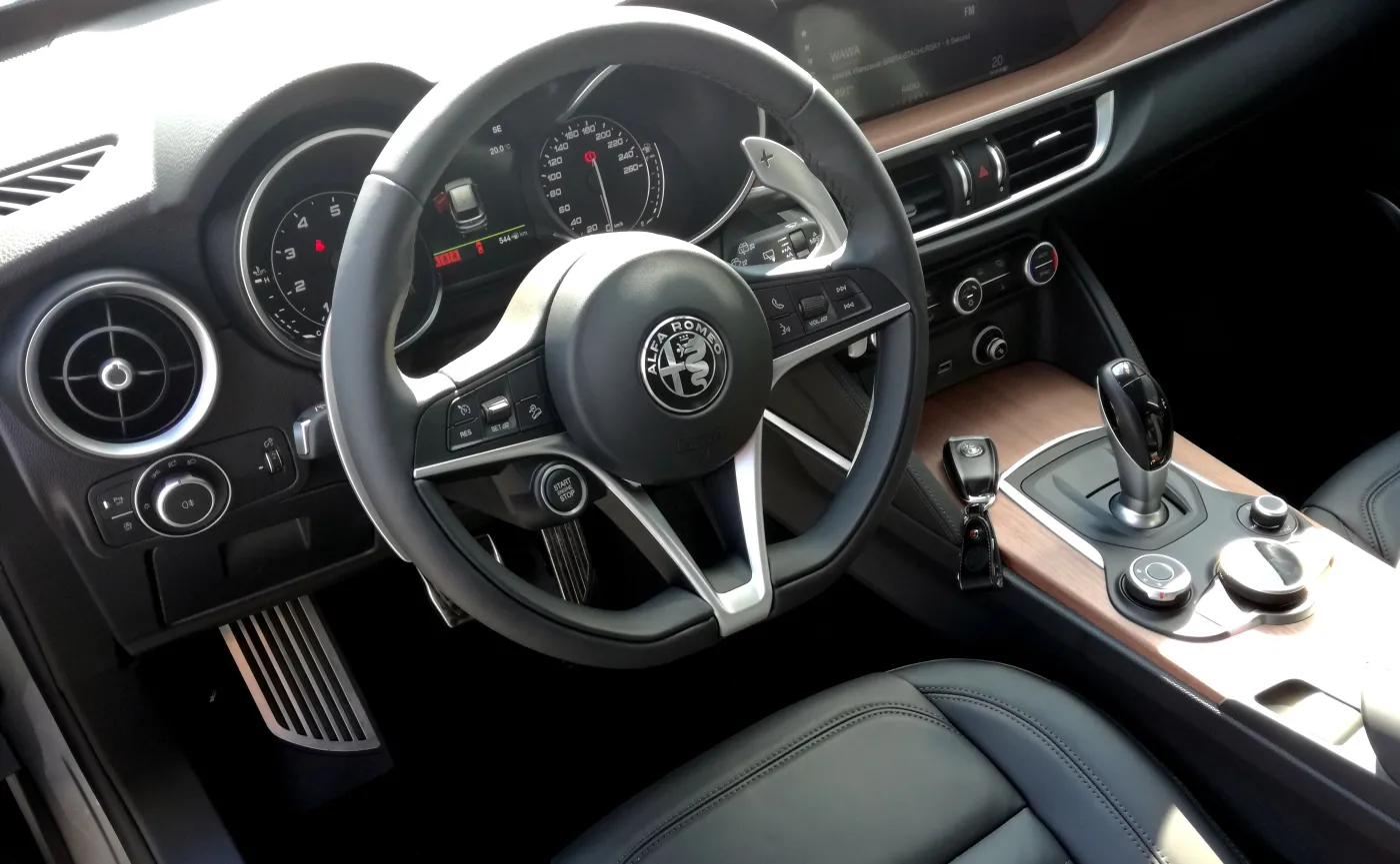 10037714-alfa-romeo-stelvio.jpg