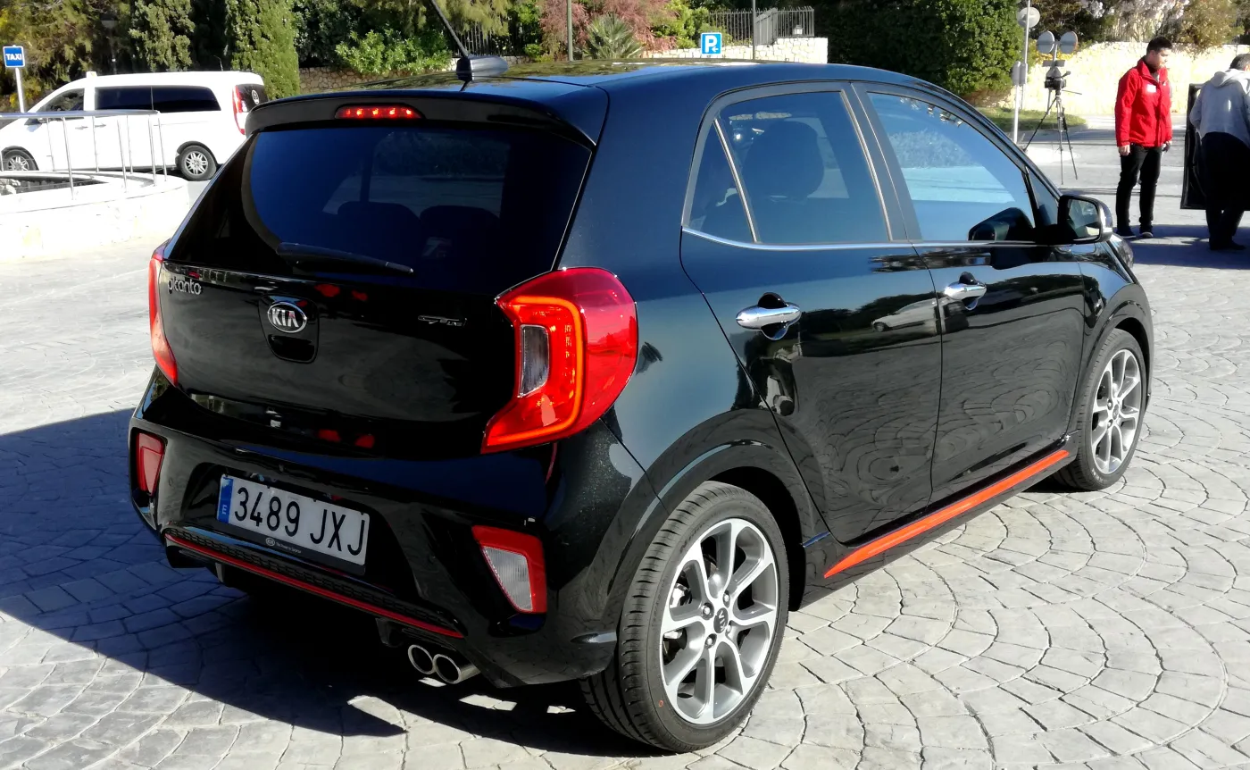10080798-kia-picanto-gt-line.jpg