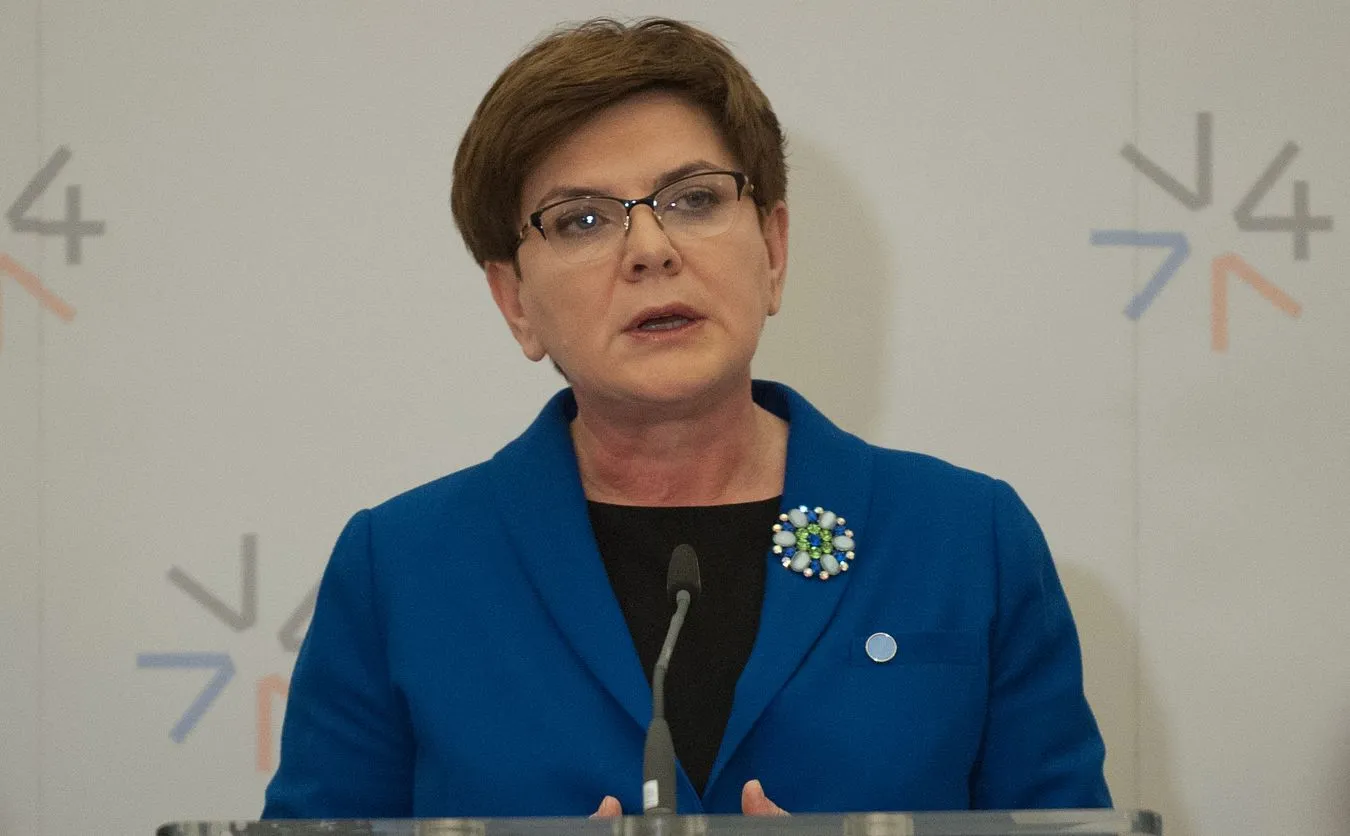 Kukiz'15: Premier Szydło tylnymi drzwiami wprowadza podwyżki dla administracji rządowej. "To Korytko Plus"