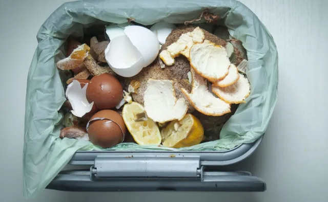 Chleb nasz powszedni, zmarnowany. Tylko cztery kraje w Europie wyrzucają więcej jedzenia niż my