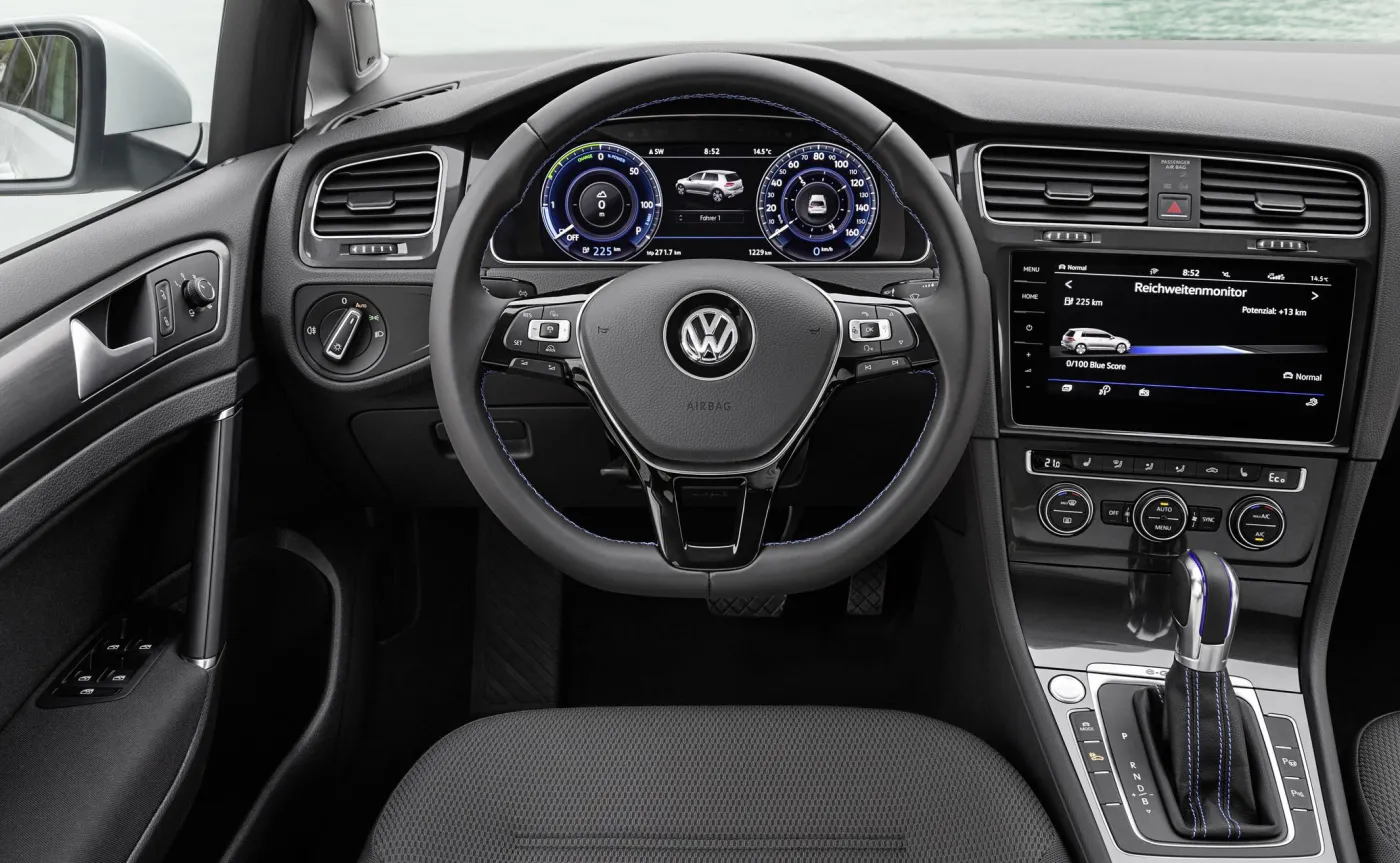 10072357-volkswagen-e-golf.jpg