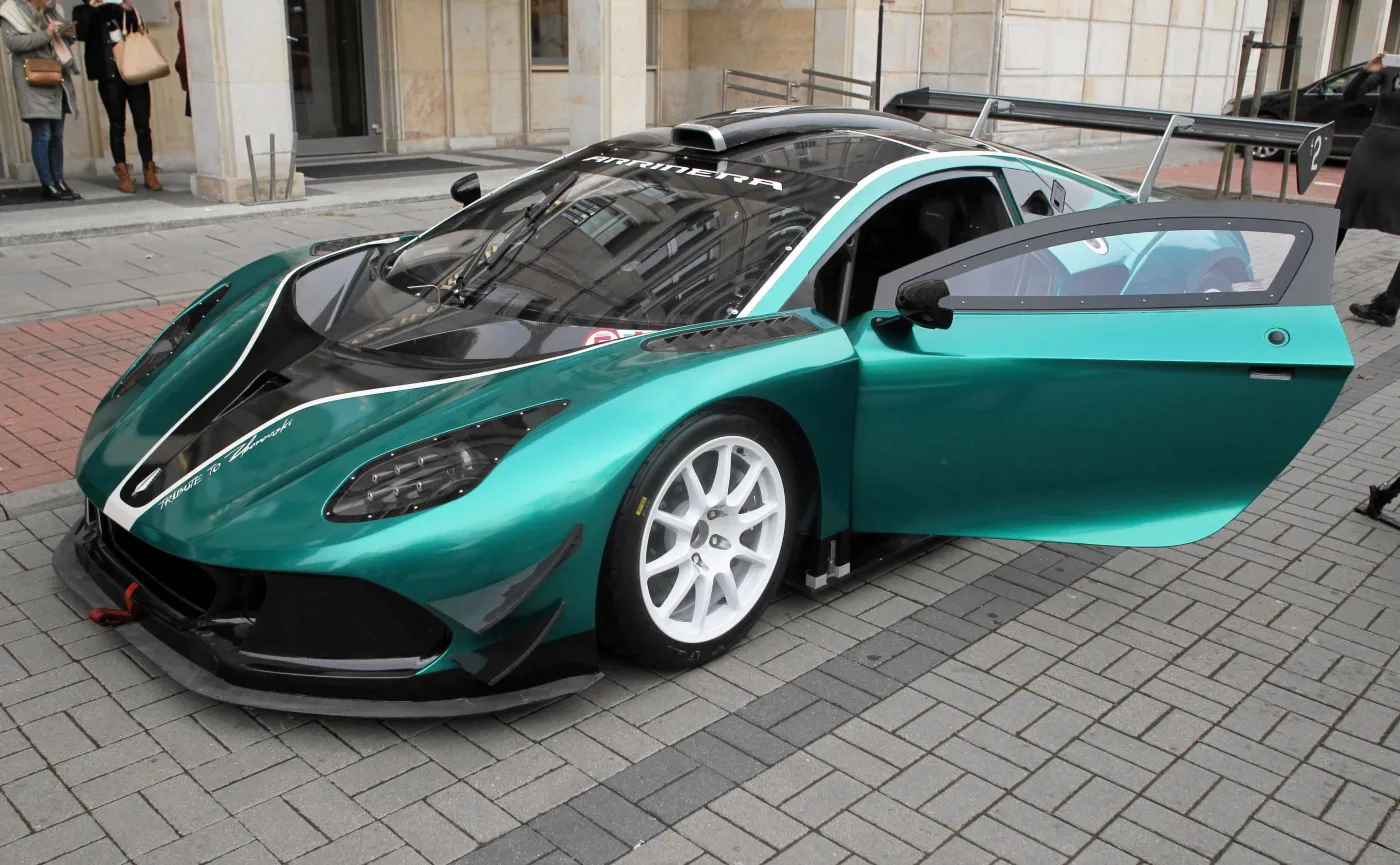 9821915-arrinera-hussarya-gt.jpg