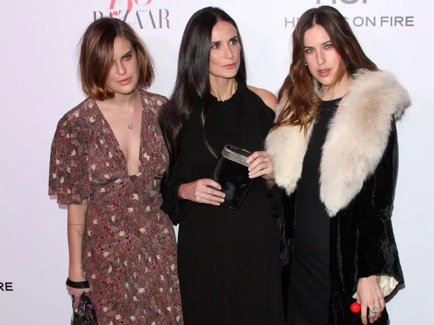 Demi Moore z córkami, Heidi Klum, Salma Hayek... Plejada gwiazd na imprezie magazynu modowego w LA