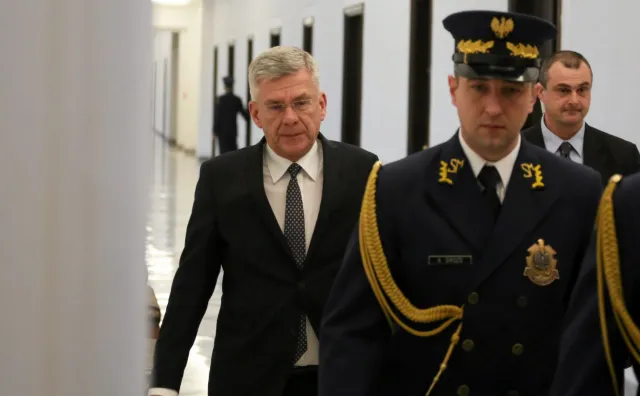 Cicha wojna w PiS o Misiewicza? Karczewski zapowiada dymisję, MON dementuje, Misiewicz triumfuje