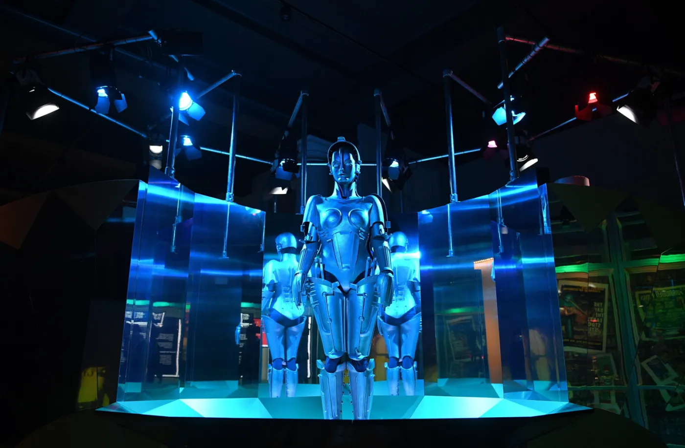 9860647-roboty-przyszlosci.jpg