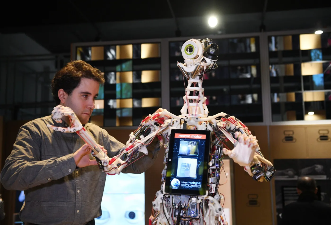 9861027-roboty-przyszlosci.jpg