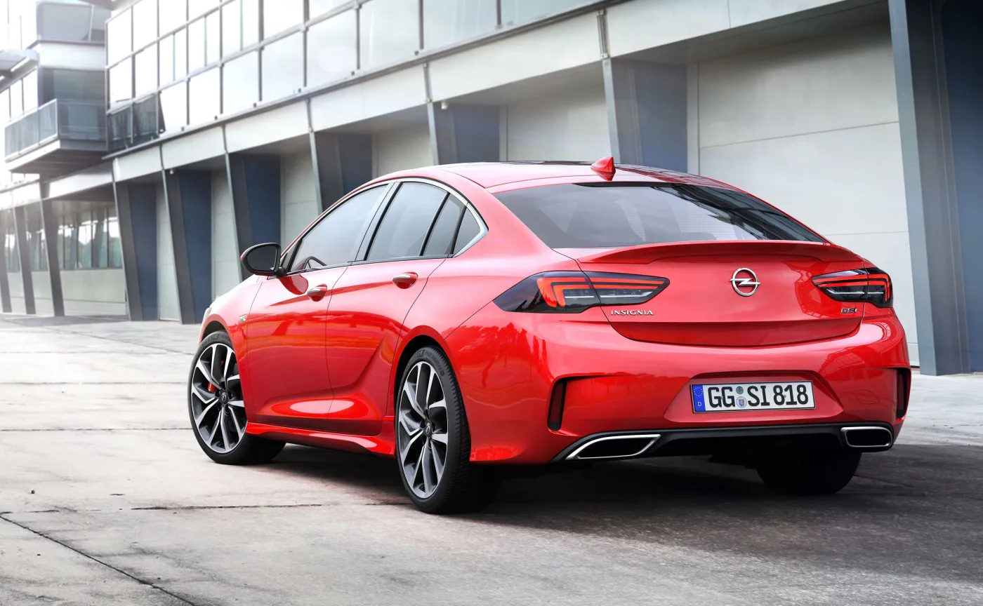 10324457-opel-insignia-gsi.jpg