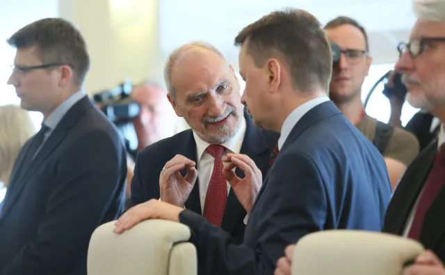 Prywatne firmy, baczność! Macierewicz wzywa do raportu