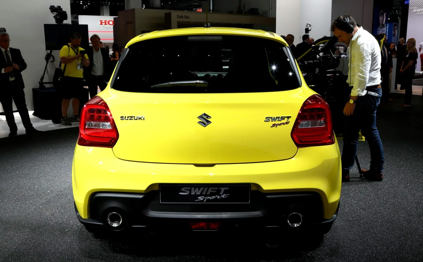 10432971-suzuki-swift-sport.jpg