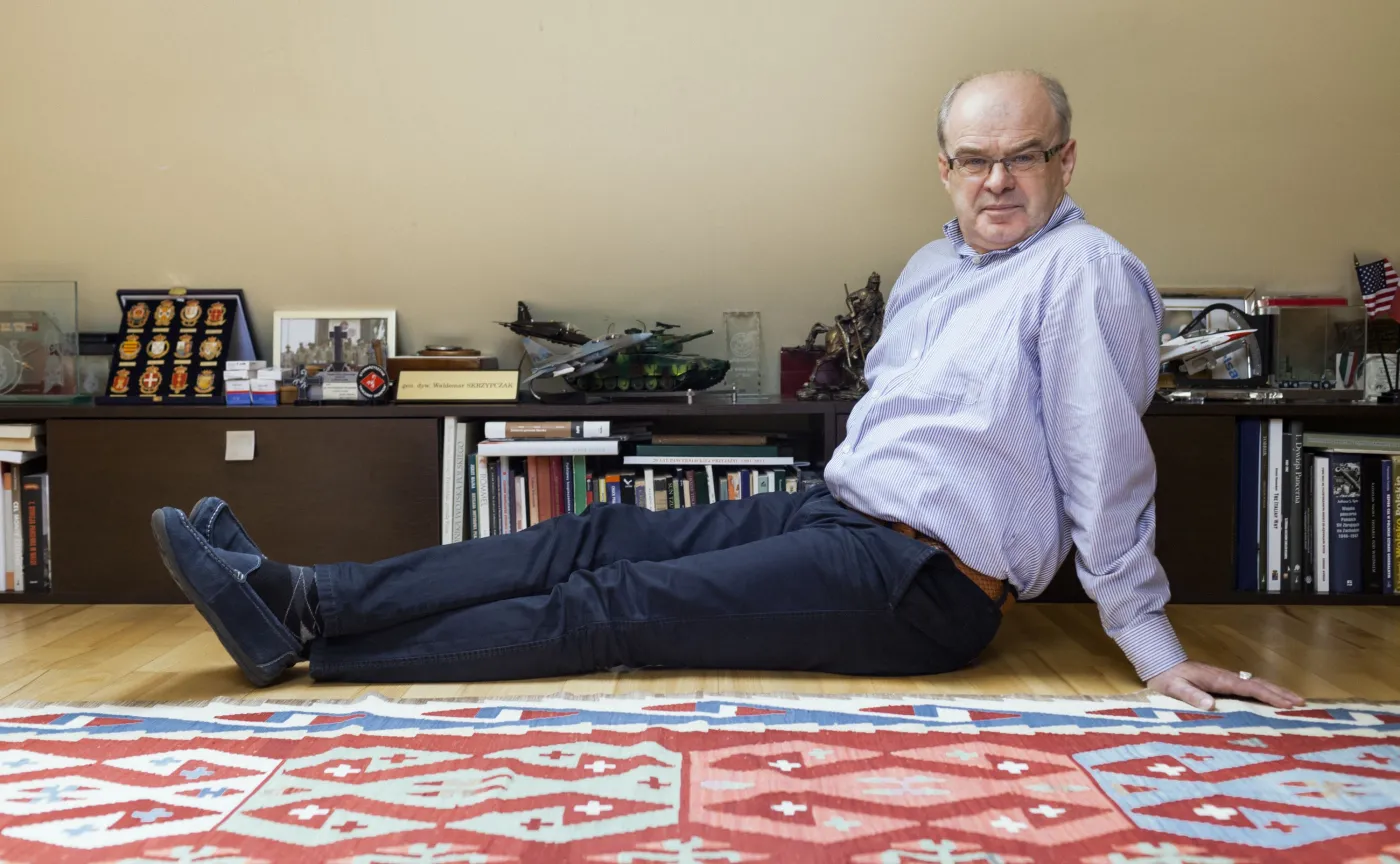 Gen. Skrzypczak: Mam podejrzenia, że Kaczyński nie wie, co się dzieje w armii pod rządami Macierewicza [RigamontiRazy2]