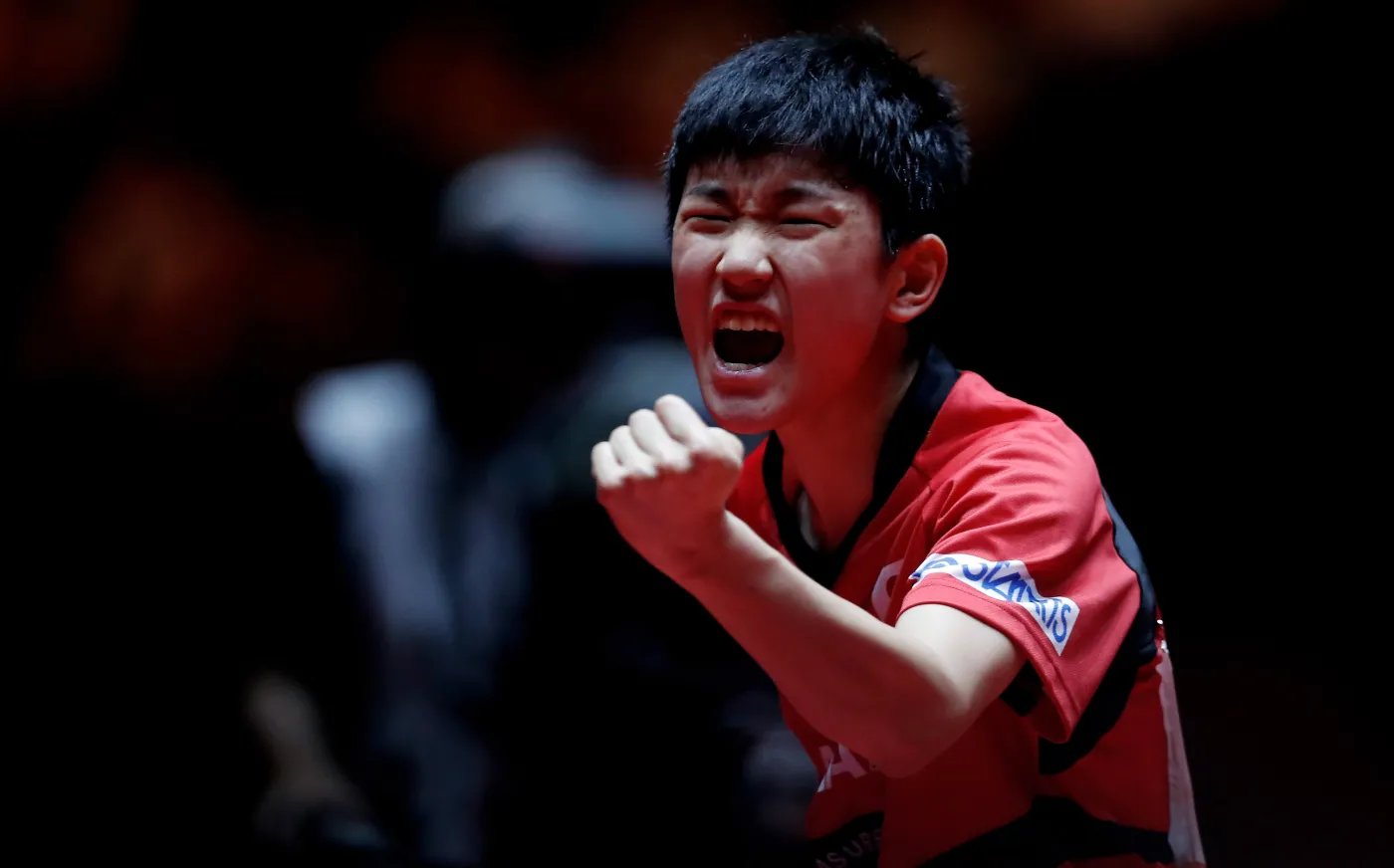 Niespełna 14-letni "dzieciak" ogrywa na MŚ utytułowanych rywali. Harimoto jest już w ćwierćfinale [FOTO]