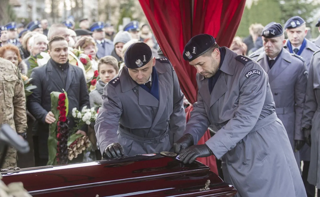 10643764-pogrzeb-policjanta.jpg